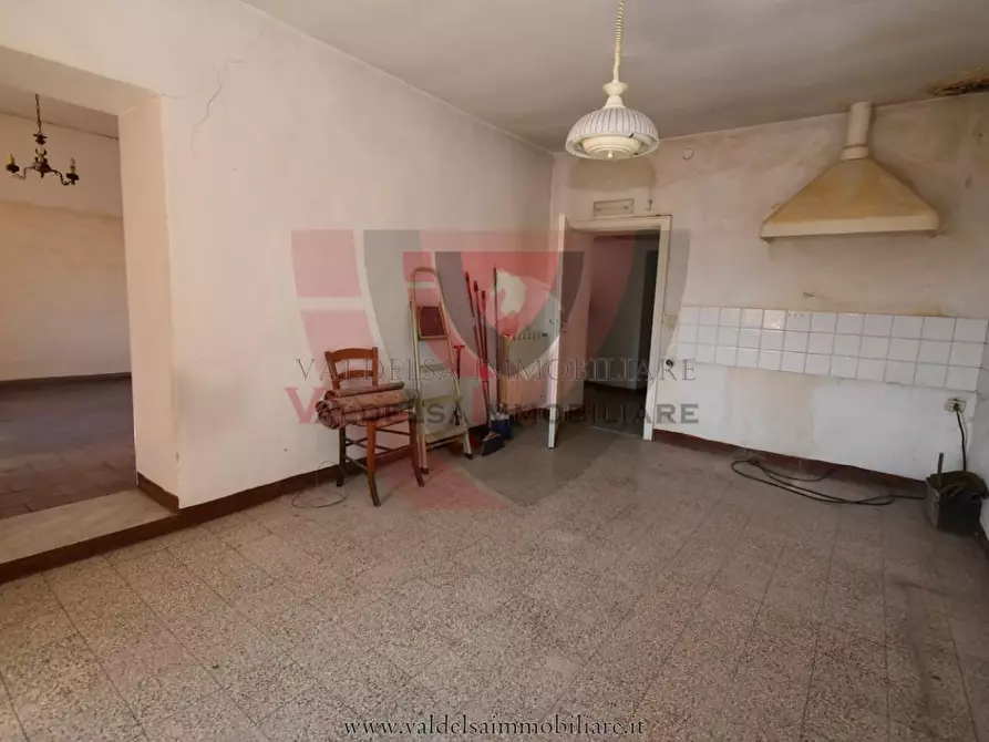 Immagine 16 di Appartamento in vendita  a Colle Di Val D'elsa