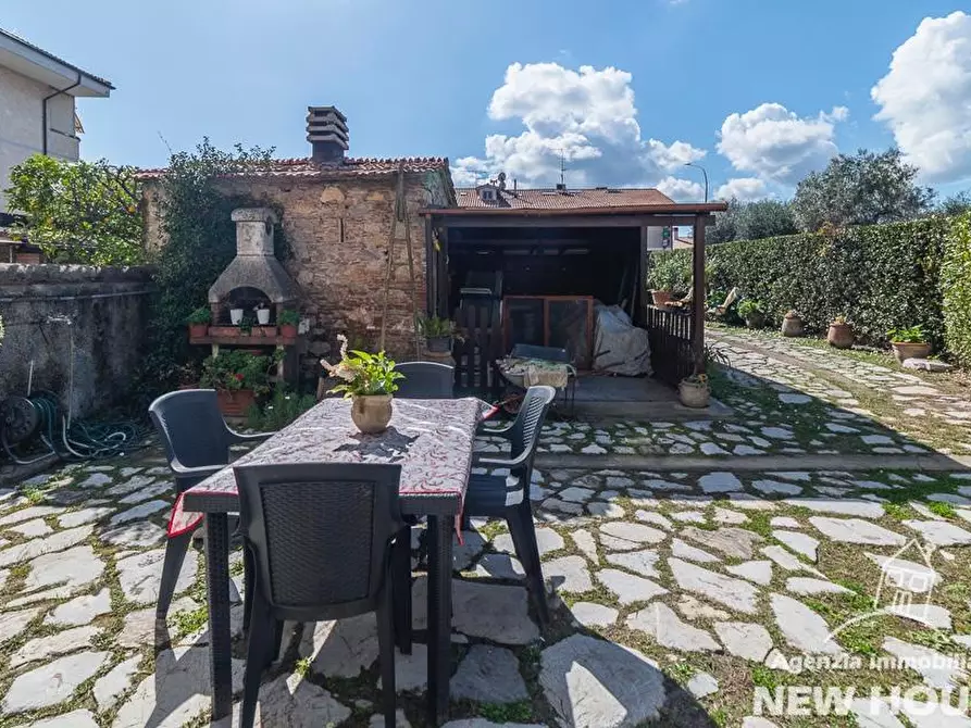 Immagine 11 di Terratetto in vendita  a Vecchiano