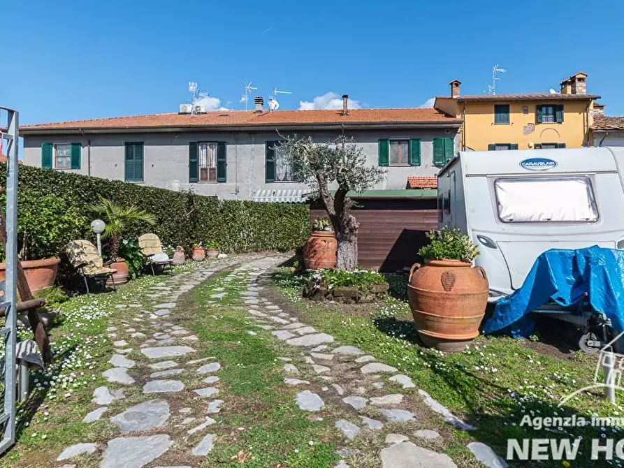 Immagine 6 di Terratetto in vendita  a Vecchiano