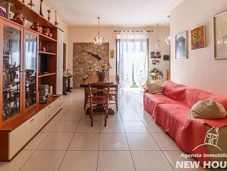 Immagine 23 di Terratetto in vendita  a Vecchiano