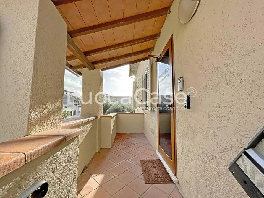 Immagine 35 di Ufficio in vendita  a Seravezza