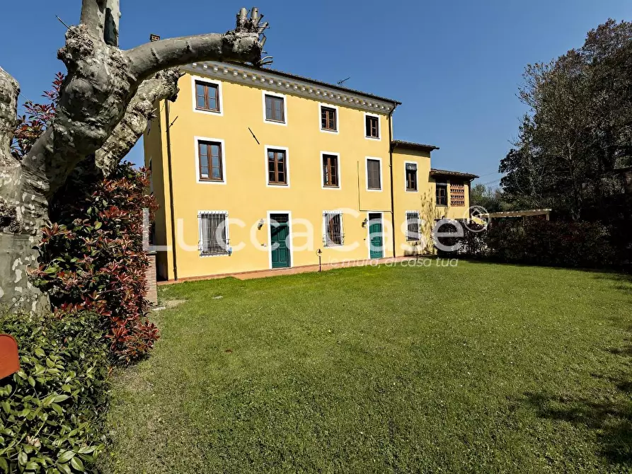 Immagine 1 di Albergo/B&B/Residence in vendita  a Lucca