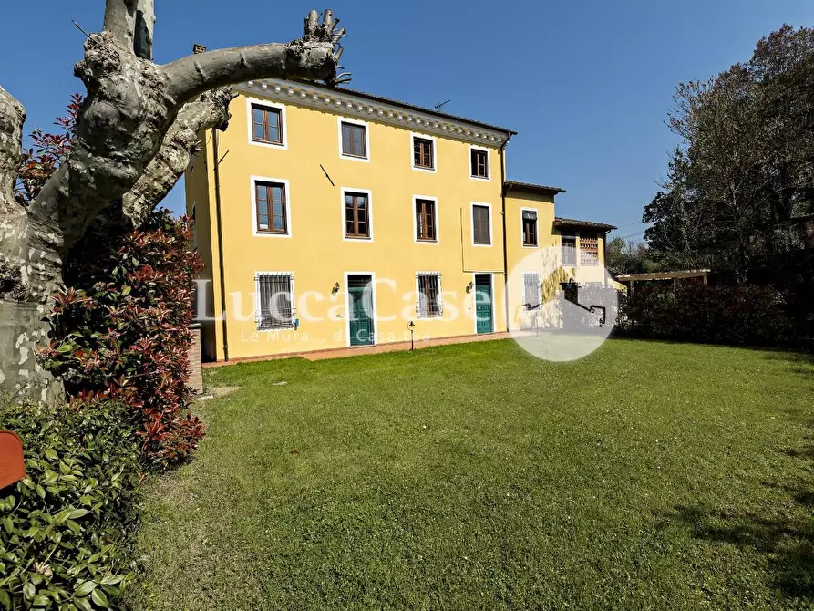 Immagine 1 di Albergo/B&B/Residence in vendita  a Lucca