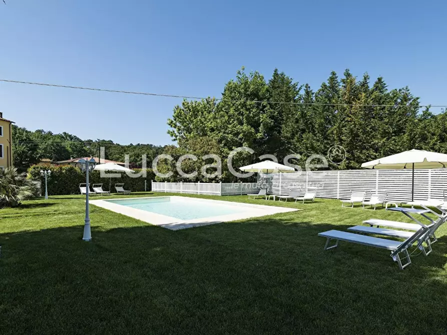 Immagine 4 di Albergo/B&B/Residence in vendita  a Lucca