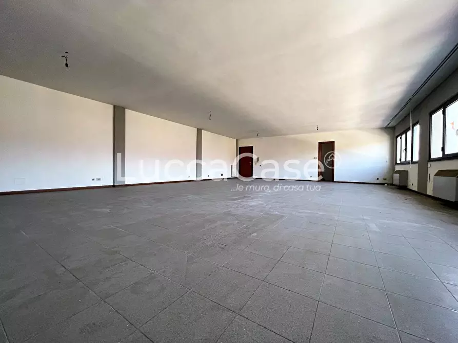 Immagine 2 di Ufficio in affitto  a Capannori