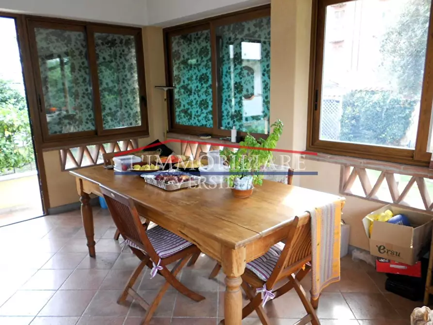 Immagine 10 di Villa in vendita  a Seravezza