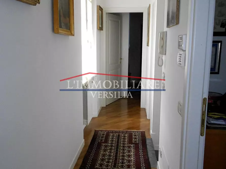 Immagine 35 di Villa in vendita  a Seravezza