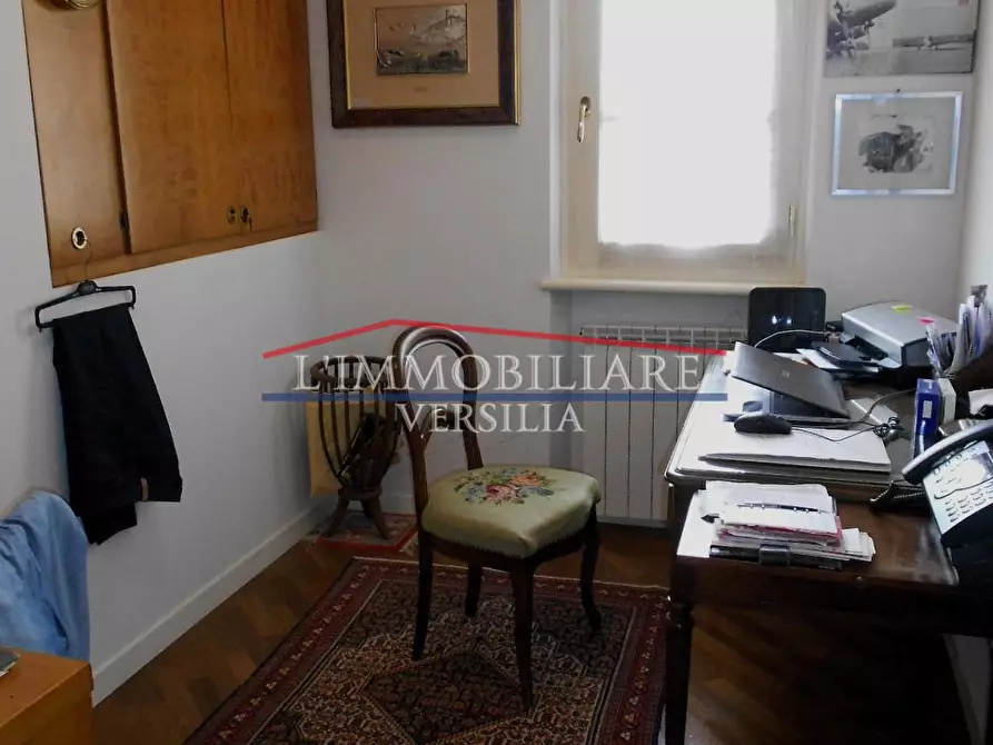 Immagine 41 di Villa in vendita  a Seravezza