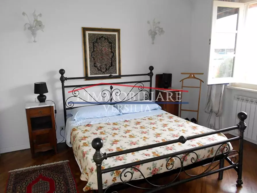 Immagine 32 di Villa in vendita  a Seravezza