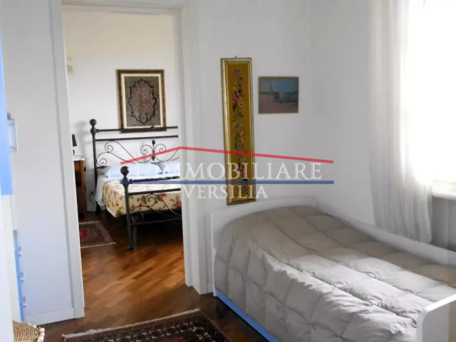 Immagine 36 di Villa in vendita  a Seravezza