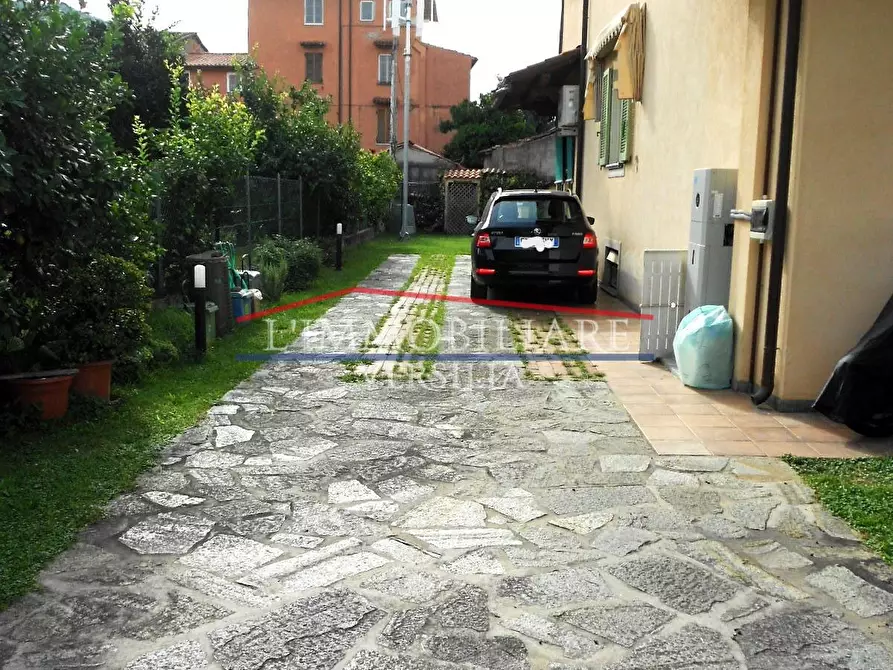 Immagine 9 di Villa in vendita  a Seravezza