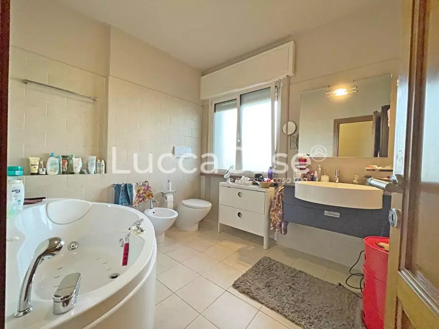 Immagine 15 di Casa indipendente in vendita  a Capannori