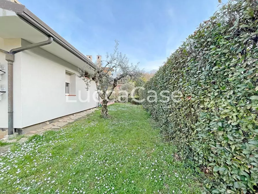 Immagine 40 di Casa indipendente in vendita  a Capannori