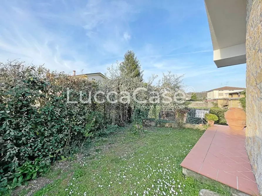 Immagine 39 di Casa indipendente in vendita  a Capannori