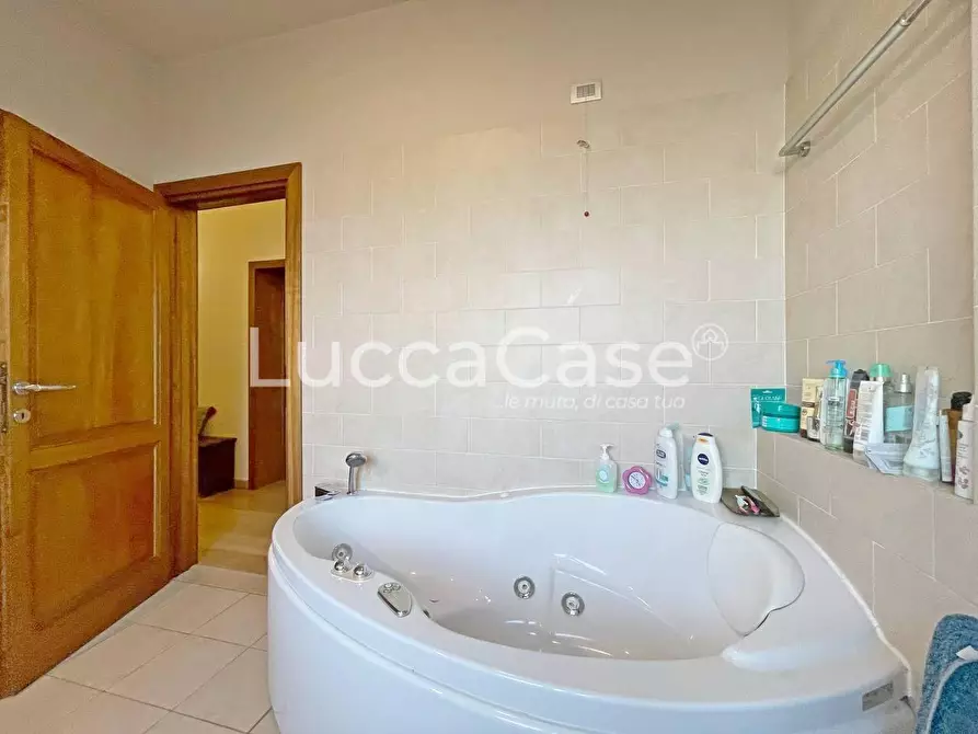 Immagine 16 di Casa indipendente in vendita  a Capannori