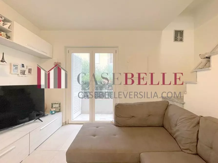 Immagine 22 di Casa bifamiliare in vendita  a Camaiore
