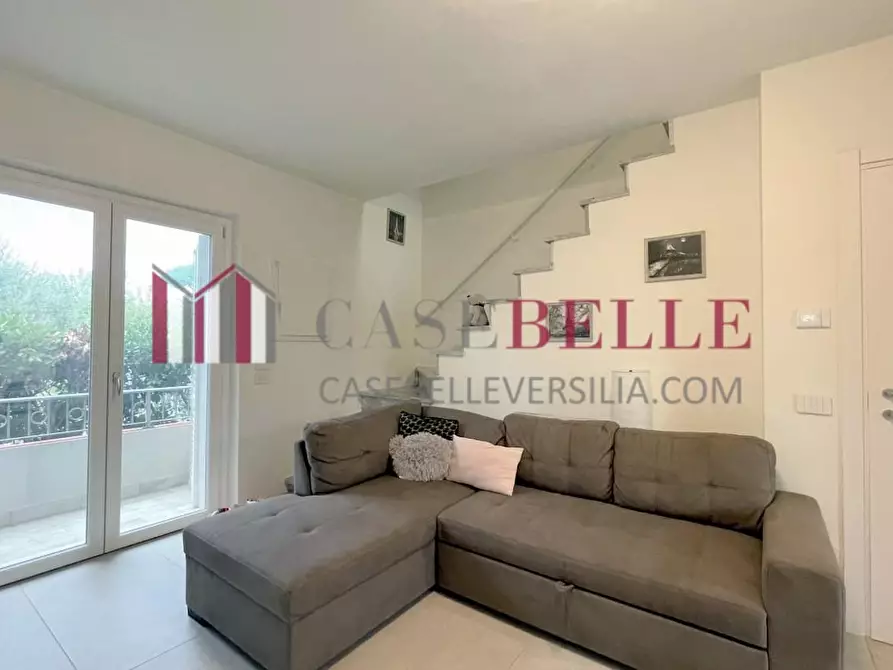 Immagine 3 di Casa bifamiliare in vendita  a Camaiore