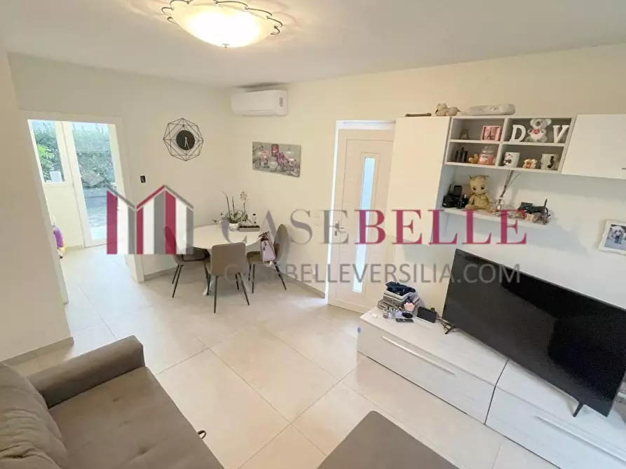 Immagine 40 di Casa bifamiliare in vendita  a Camaiore