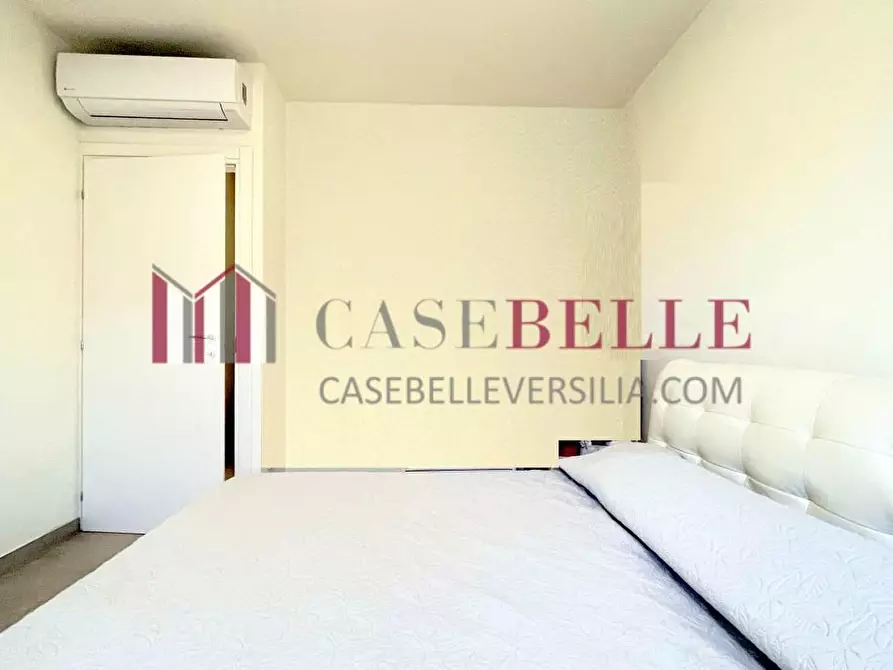 Immagine 30 di Casa bifamiliare in vendita  a Camaiore