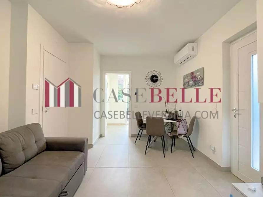Immagine 4 di Casa bifamiliare in vendita  a Camaiore