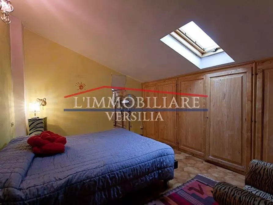 Immagine 11 di Appartamento in vendita  a Seravezza