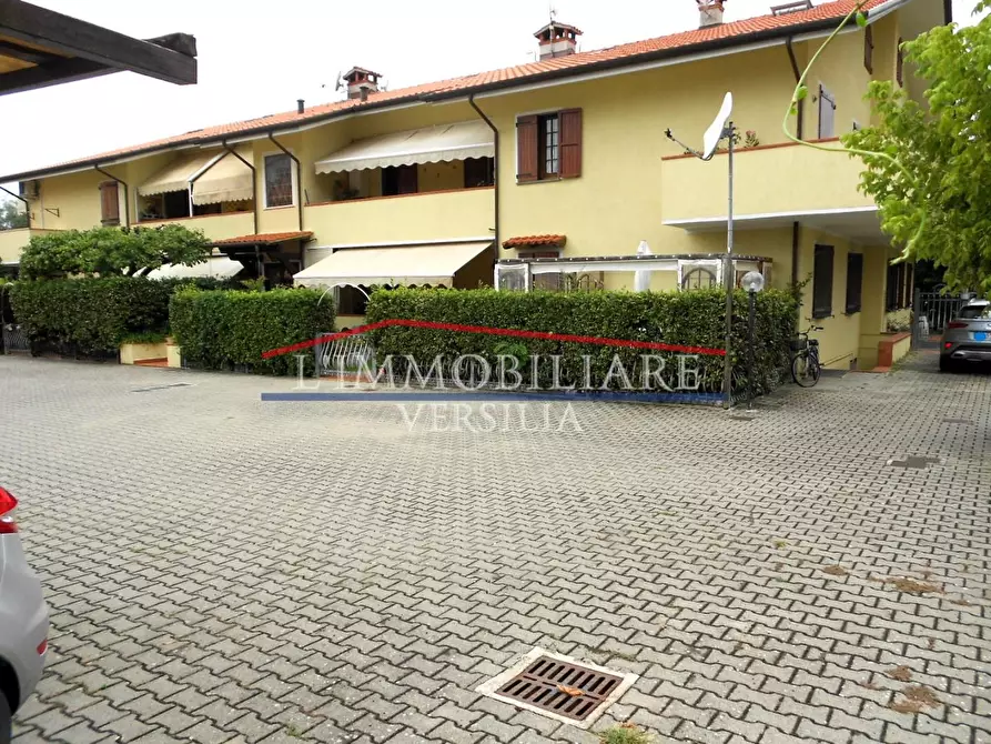 Immagine 13 di Appartamento in vendita  a Seravezza