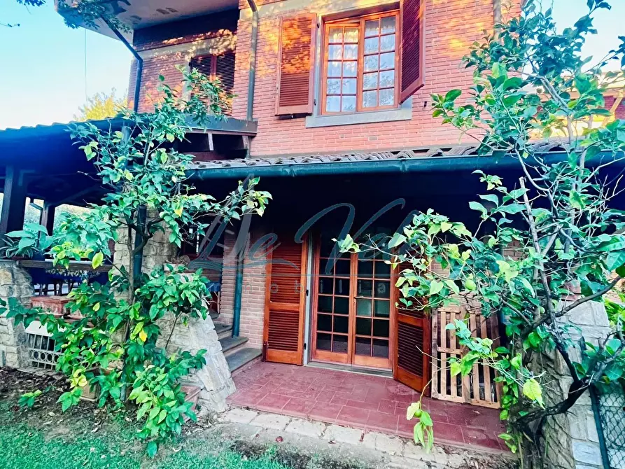 Immagine 9 di Casa semindipendente in vendita  a Montignoso