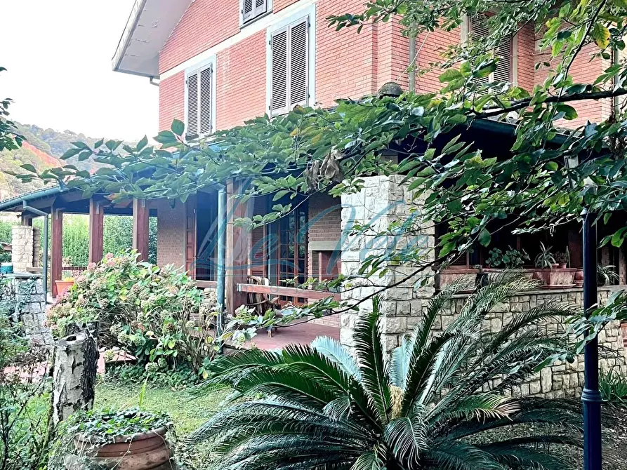 Immagine 8 di Casa semindipendente in vendita  a Montignoso