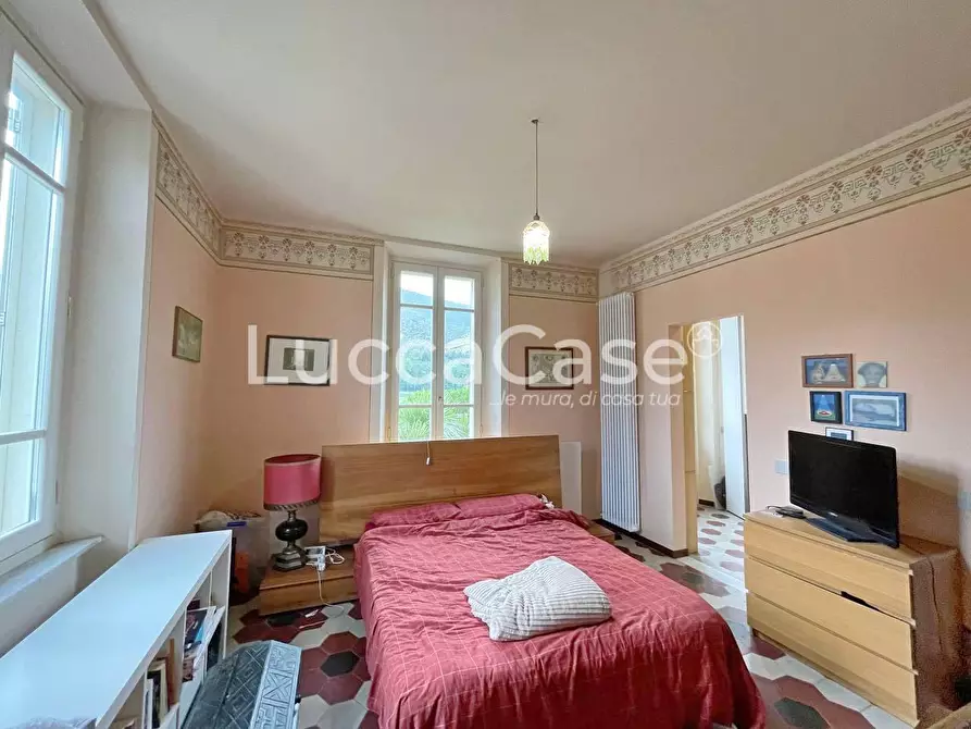 Immagine 33 di Villa in vendita  a Lucca