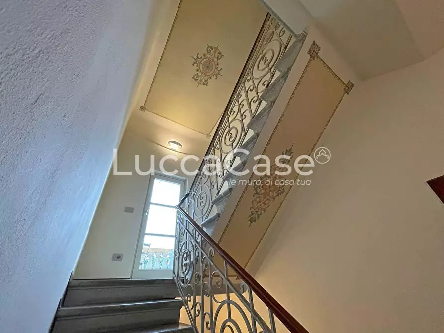 Immagine 37 di Villa in vendita  a Lucca
