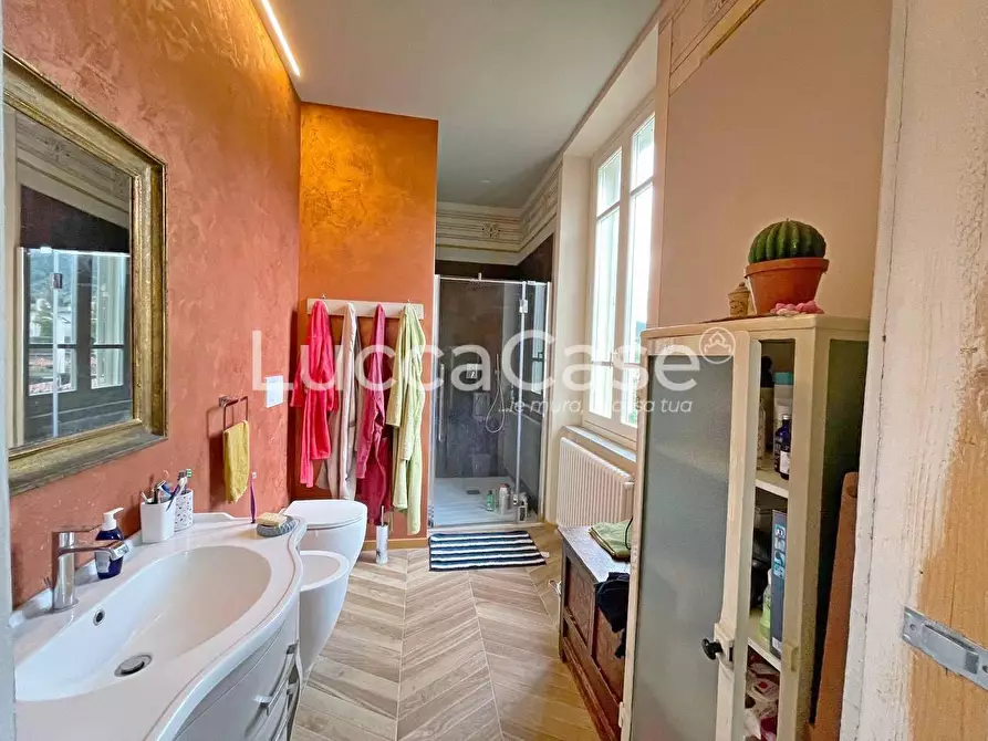 Immagine 31 di Villa in vendita  a Lucca