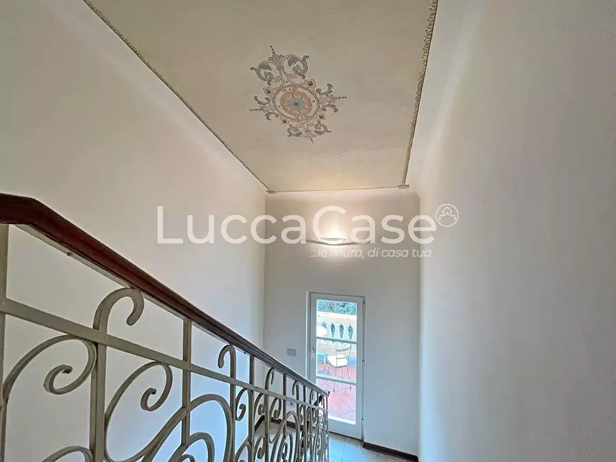 Immagine 42 di Villa in vendita  a Lucca