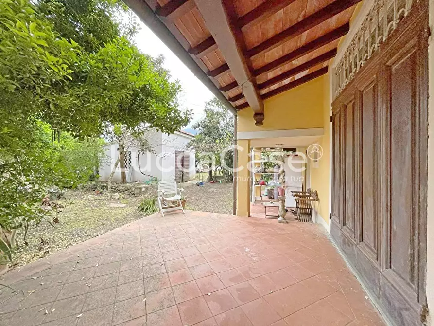 Immagine 50 di Villa in vendita  a Lucca