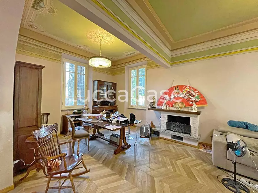 Immagine 24 di Villa in vendita  a Lucca