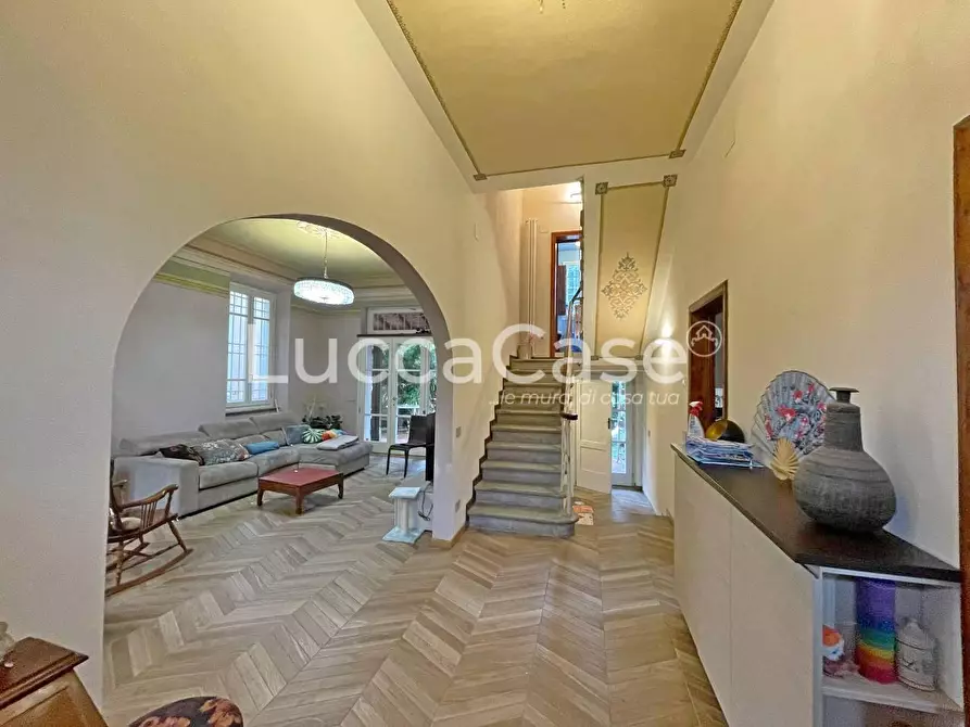 Immagine 30 di Villa in vendita  a Lucca