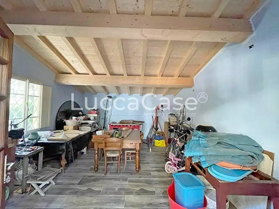 Immagine 25 di Villa in vendita  a Lucca