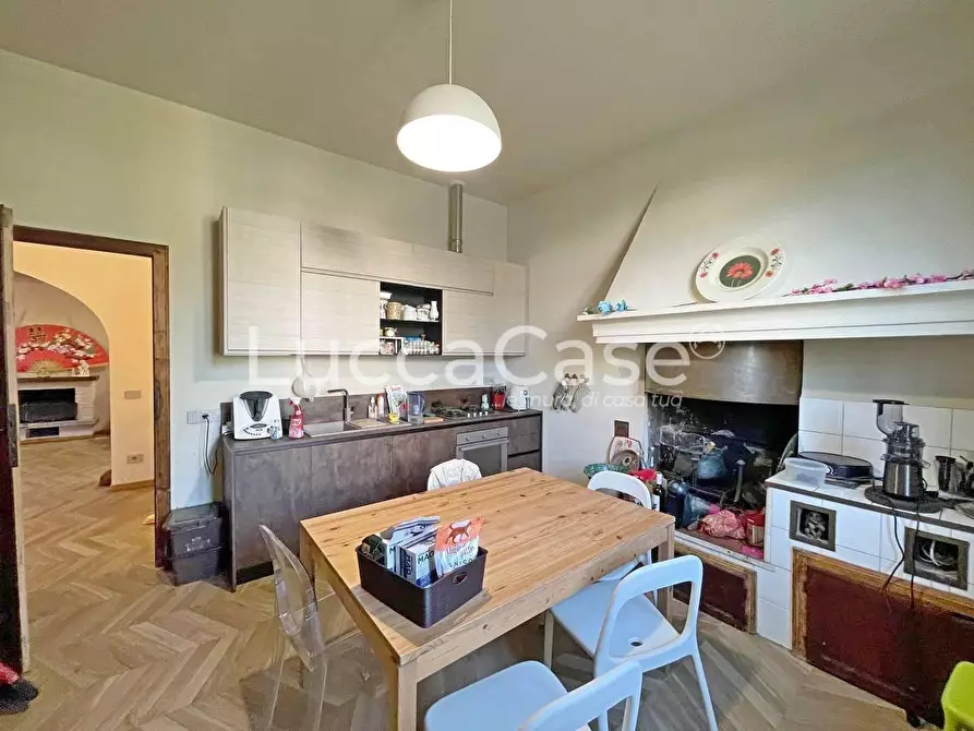 Immagine 12 di Villa in vendita  a Lucca