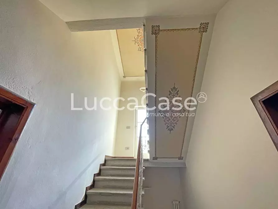 Immagine 15 di Villa in vendita  a Lucca