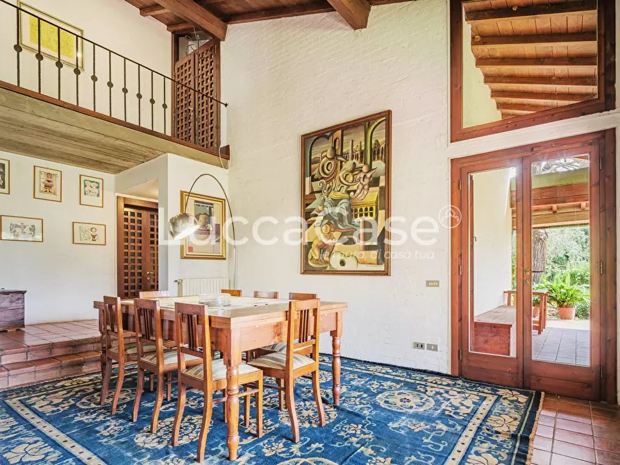 Immagine 5 di Villa in vendita  a Capannori