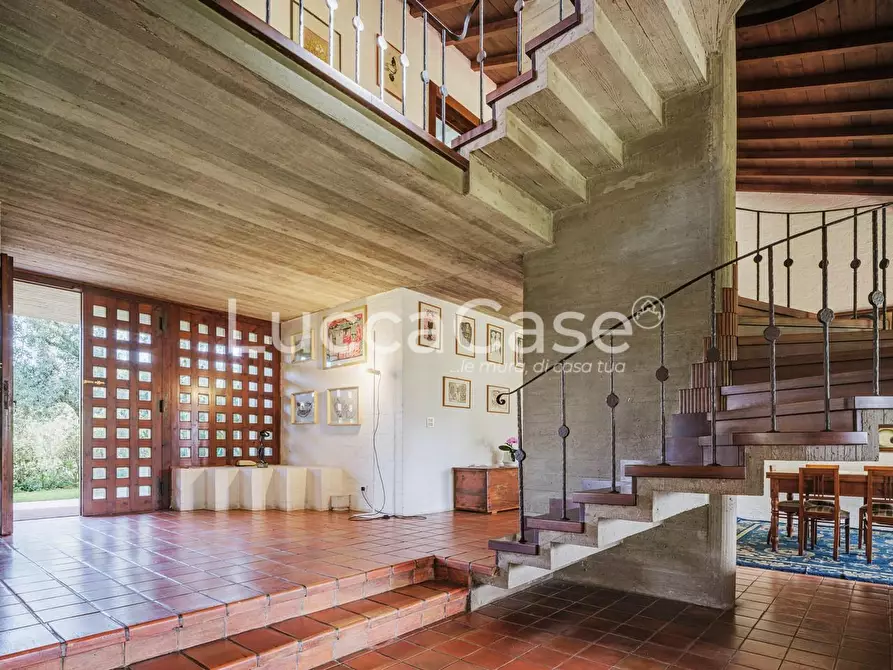 Immagine 2 di Villa in vendita  a Capannori