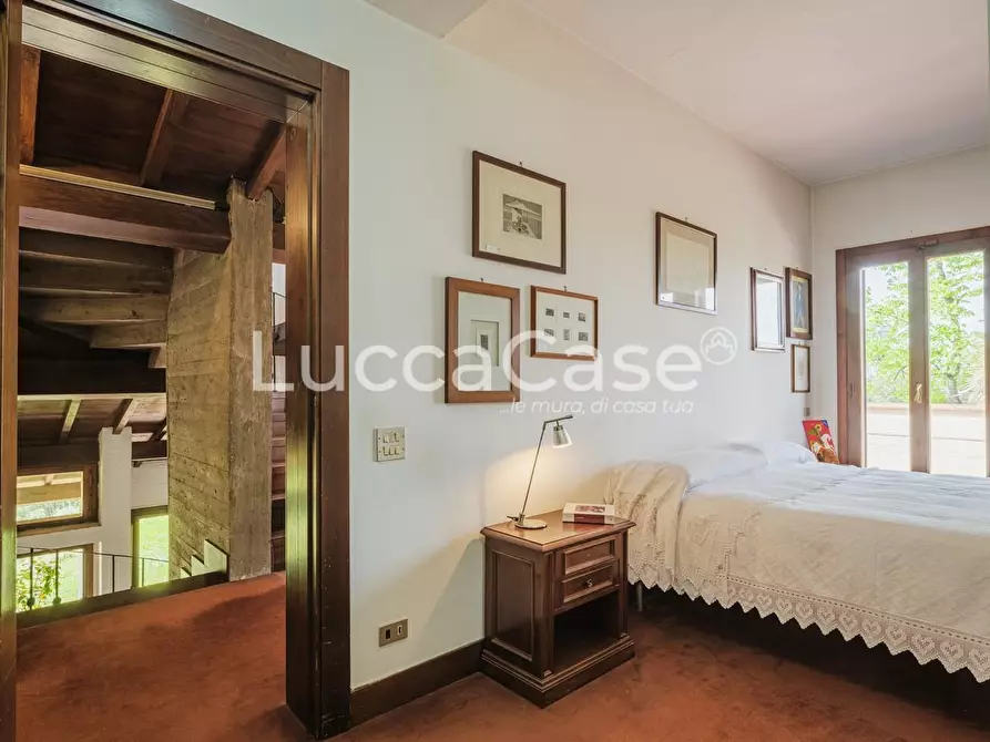 Immagine 16 di Villa in vendita  a Capannori