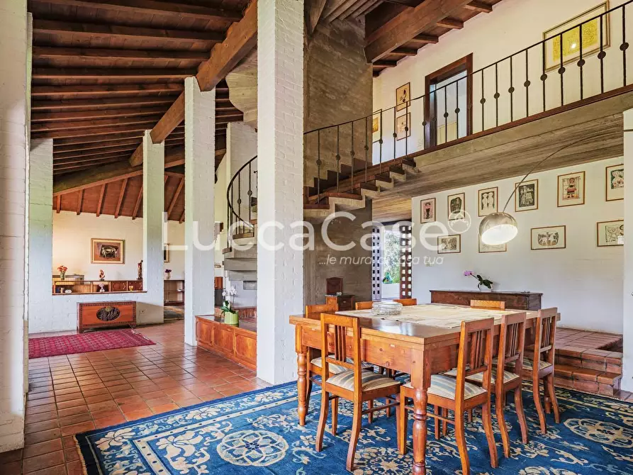 Immagine 3 di Villa in vendita  a Capannori