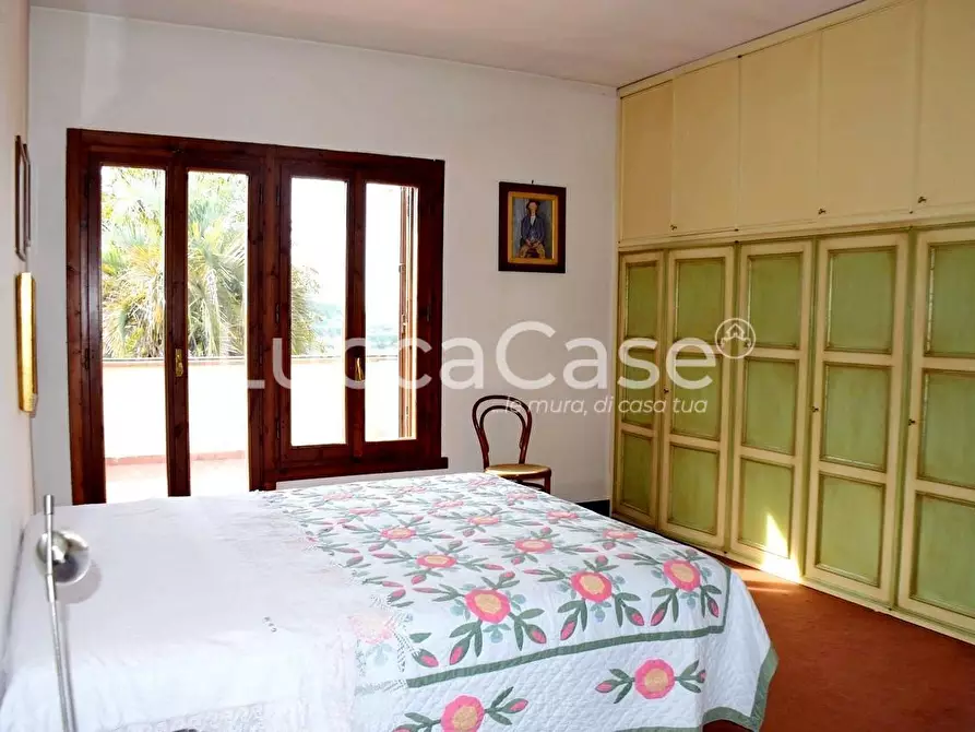 Immagine 15 di Villa in vendita  a Capannori