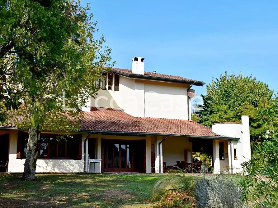 Immagine 31 di Villa in vendita  a Capannori