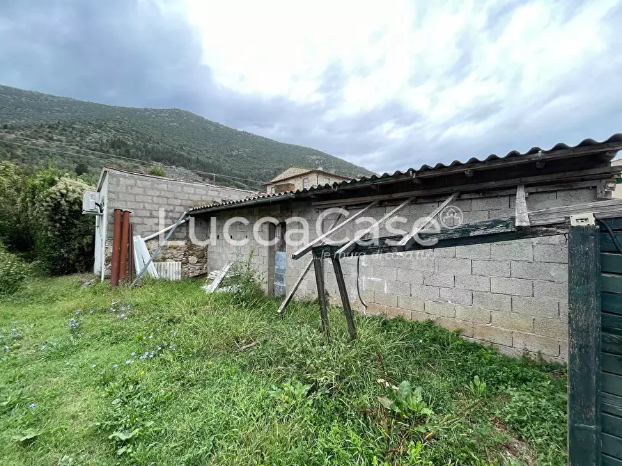 Immagine 14 di Rustico / casale in vendita  a Lucca