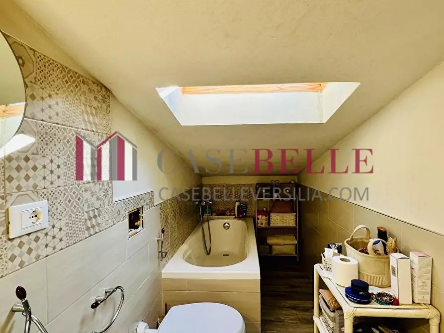 Immagine 21 di Casa indipendente in vendita  a Pietrasanta