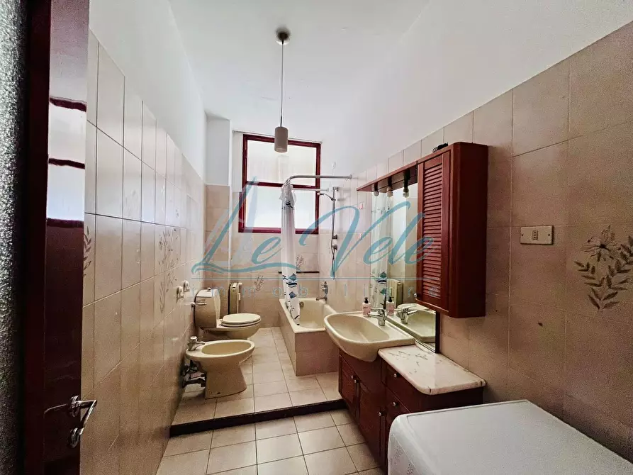 Immagine 9 di Appartamento in vendita  a Massa