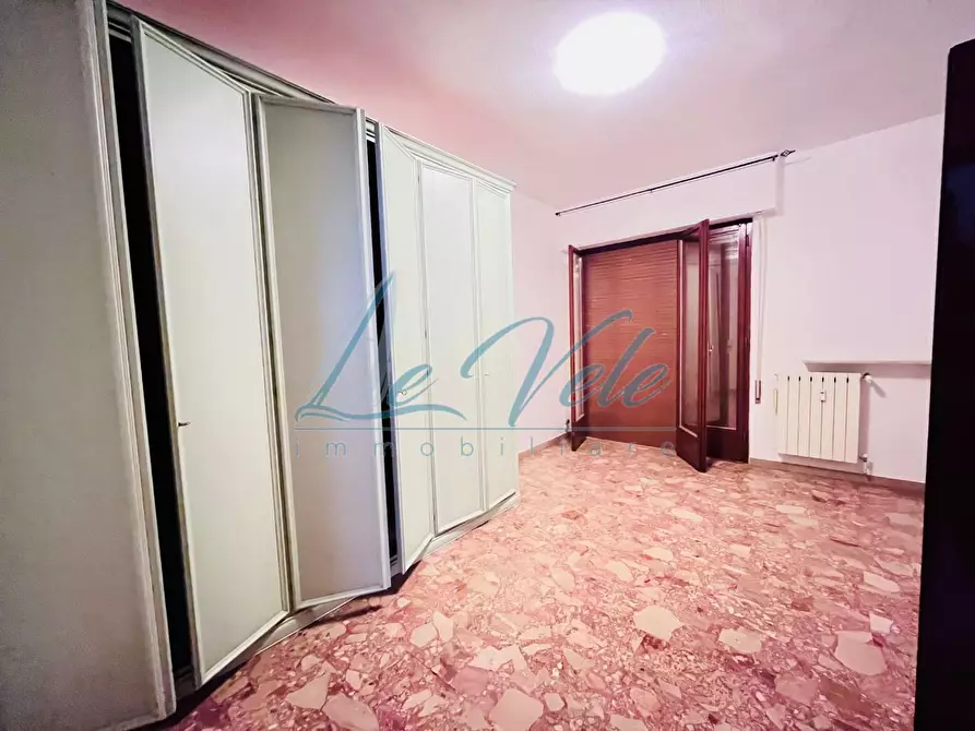 Immagine 7 di Appartamento in vendita  a Massa