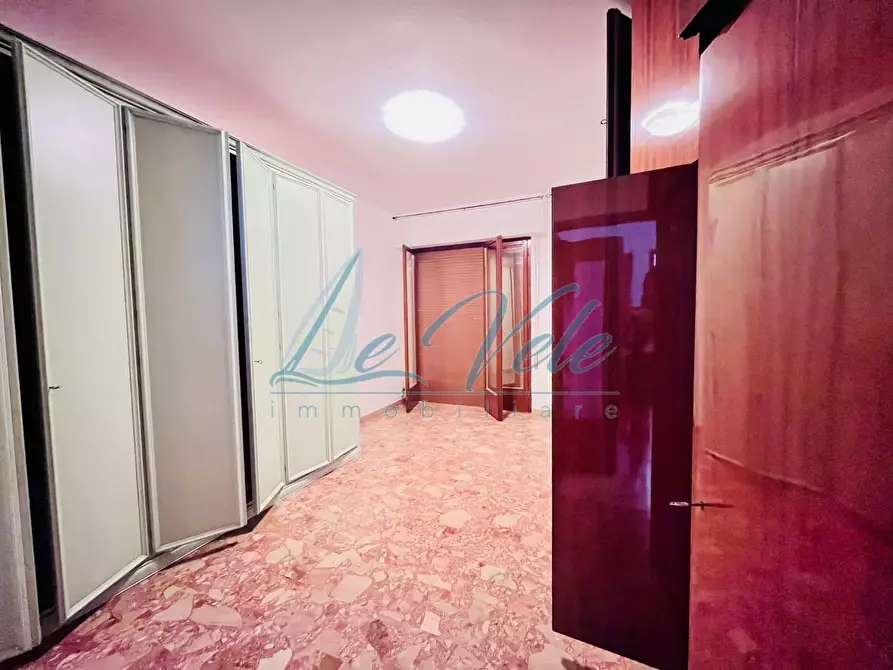 Immagine 4 di Appartamento in vendita  a Massa