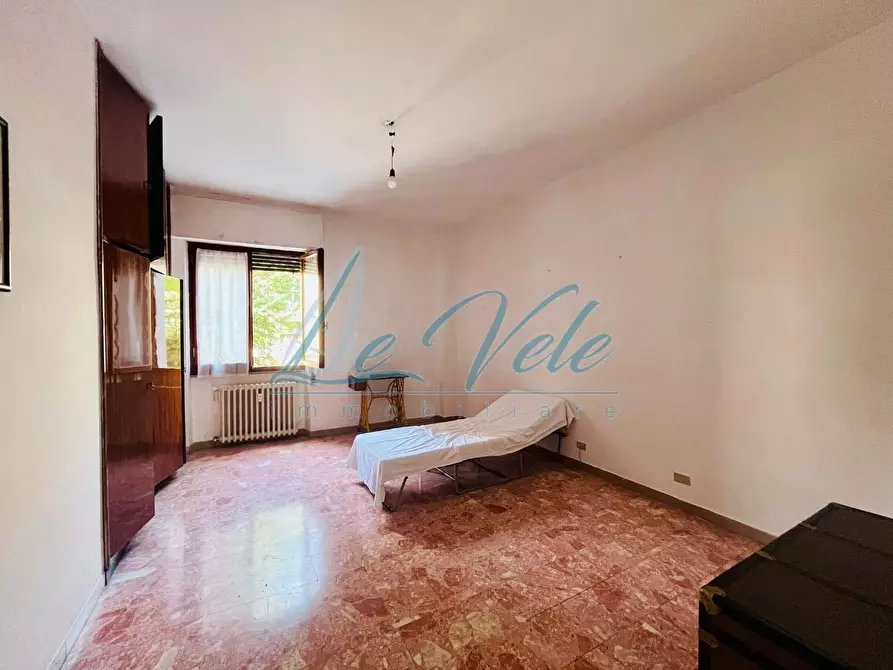 Immagine 6 di Appartamento in vendita  a Massa